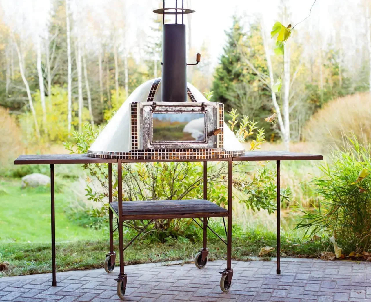 https://www.estove.ee/wp-content/uploads/2024/05/estove_pizzaahi_kasitoo-1280x640-1-1280x1041.webp